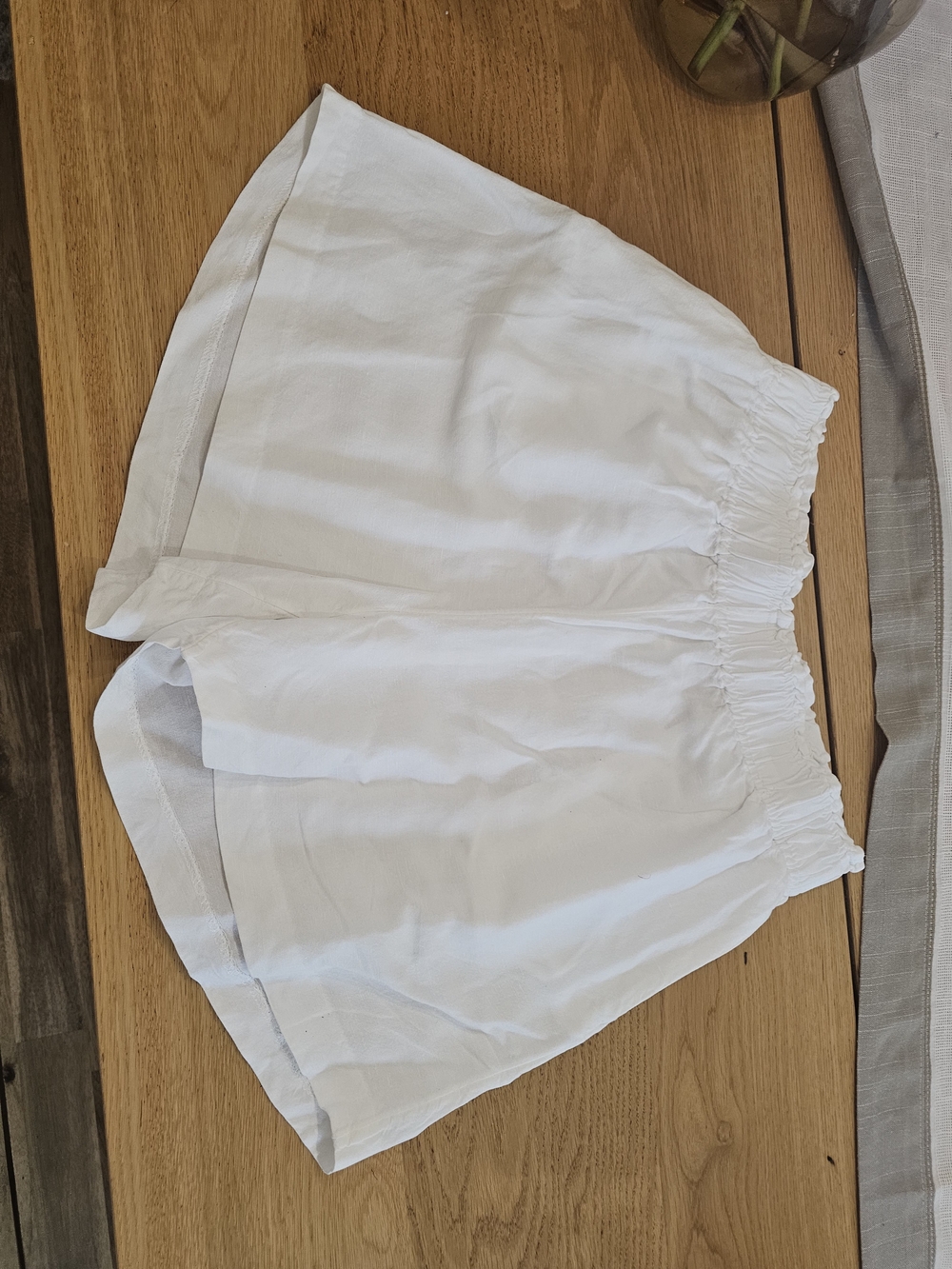 Women's Elastic Waist Linen White Shorts
